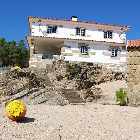 Σπίτι διακοπών 4 Bedrooms House With Shared Pool Garden And Wifi At Vila Fernando Vila Fernando (Guarda)