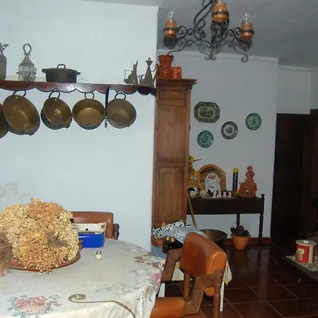 4 Bedrooms House With Shared Pool Garden And Wifi At Vila Fernando *