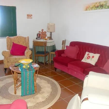 4 Bedrooms House With Shared Pool Garden And Wifi At Vila Fernando Σπίτι διακοπών *
