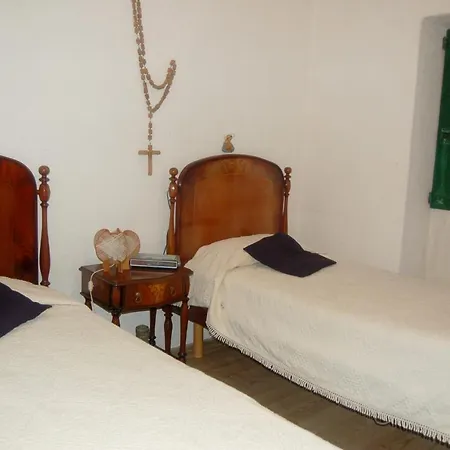4 Bedrooms House With Shared Pool Garden And Wifi At Vila Fernando Σπίτι διακοπών Vila Fernando (Guarda)