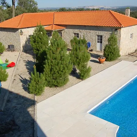 4 Bedrooms House With Shared Pool Garden And Wifi At Vila Fernando Σπίτι διακοπών *